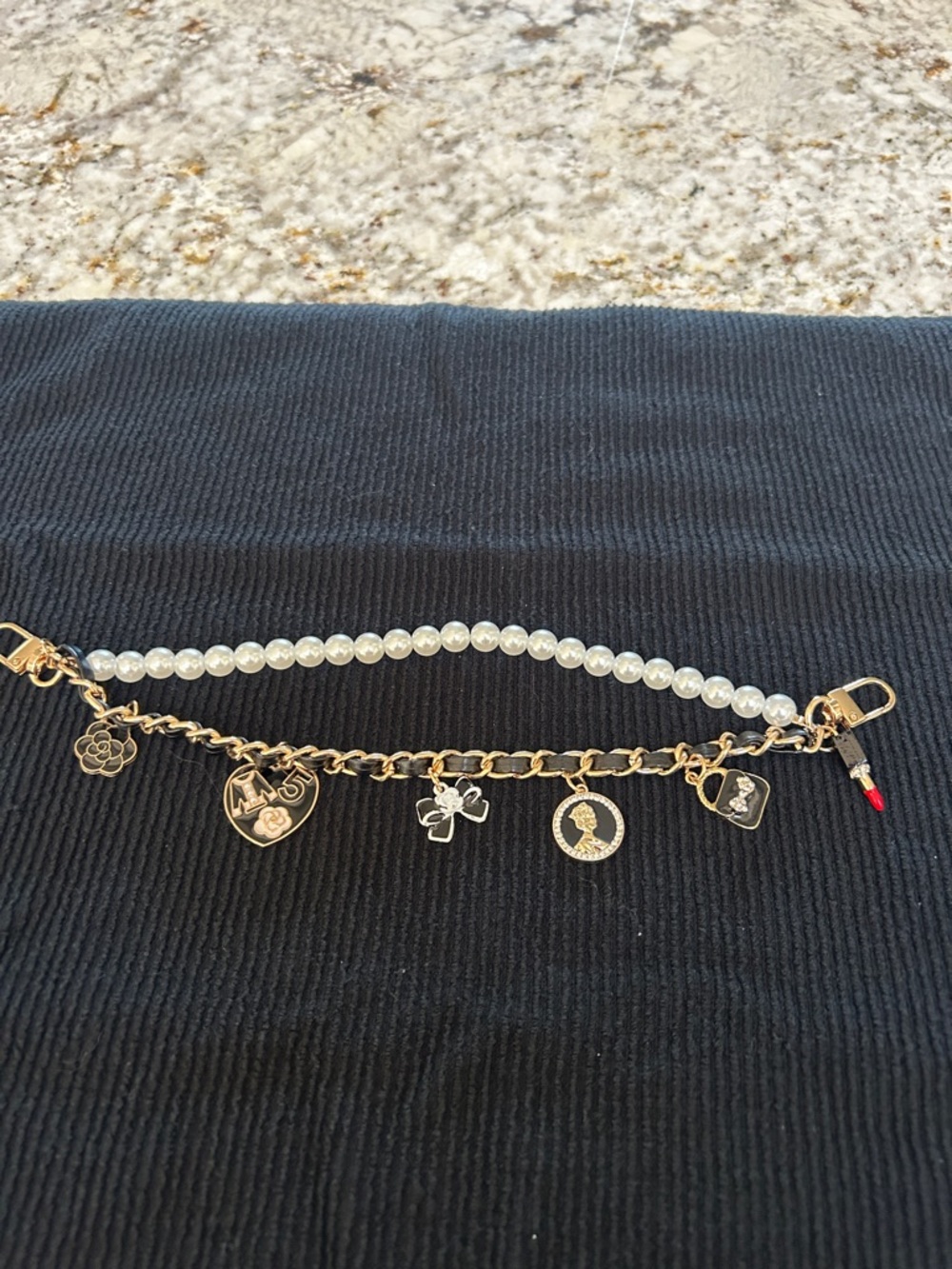 CHANEL like Gold-Tone Charm & Pearl bag charm unbranded